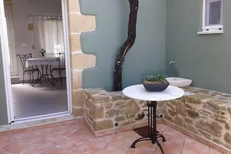 Villa Grandma'S Nest à Kíssamos Extérieur photo